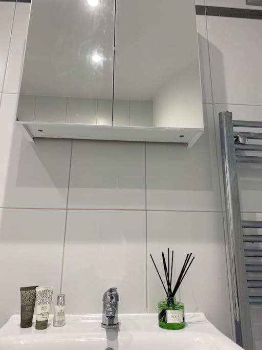 Central Leeds Townhouse With Private Roof Garden Sleeps 4 Екстер'єр фото