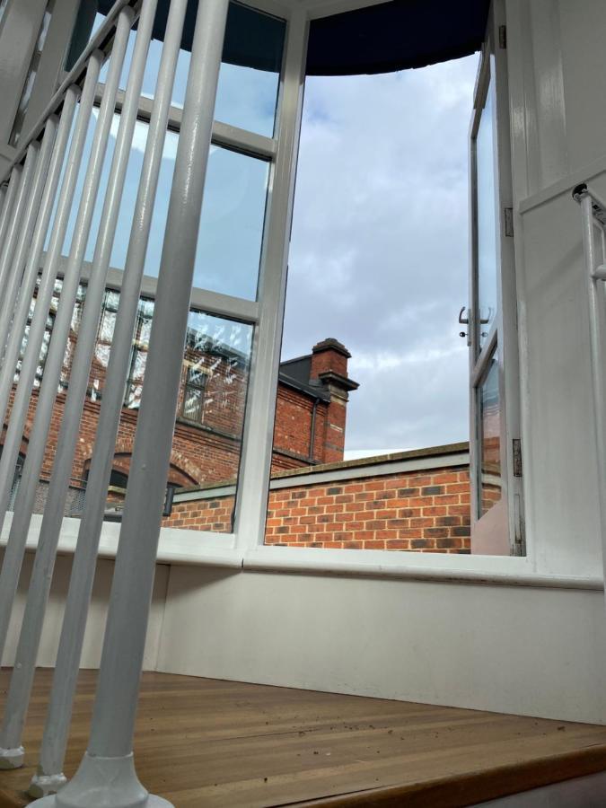 Central Leeds Townhouse With Private Roof Garden Sleeps 4 Екстер'єр фото