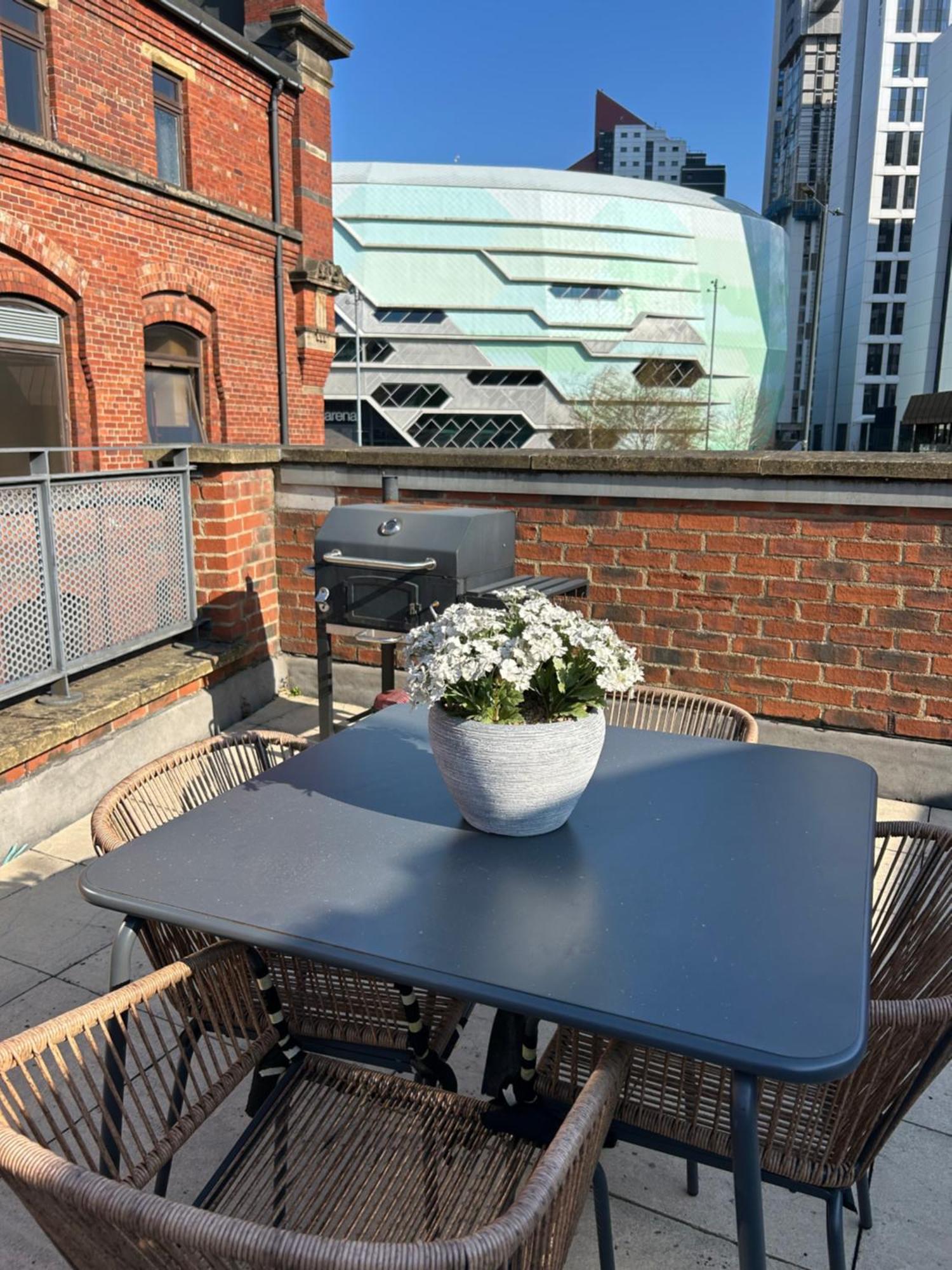 Central Leeds Townhouse With Private Roof Garden Sleeps 4 Екстер'єр фото
