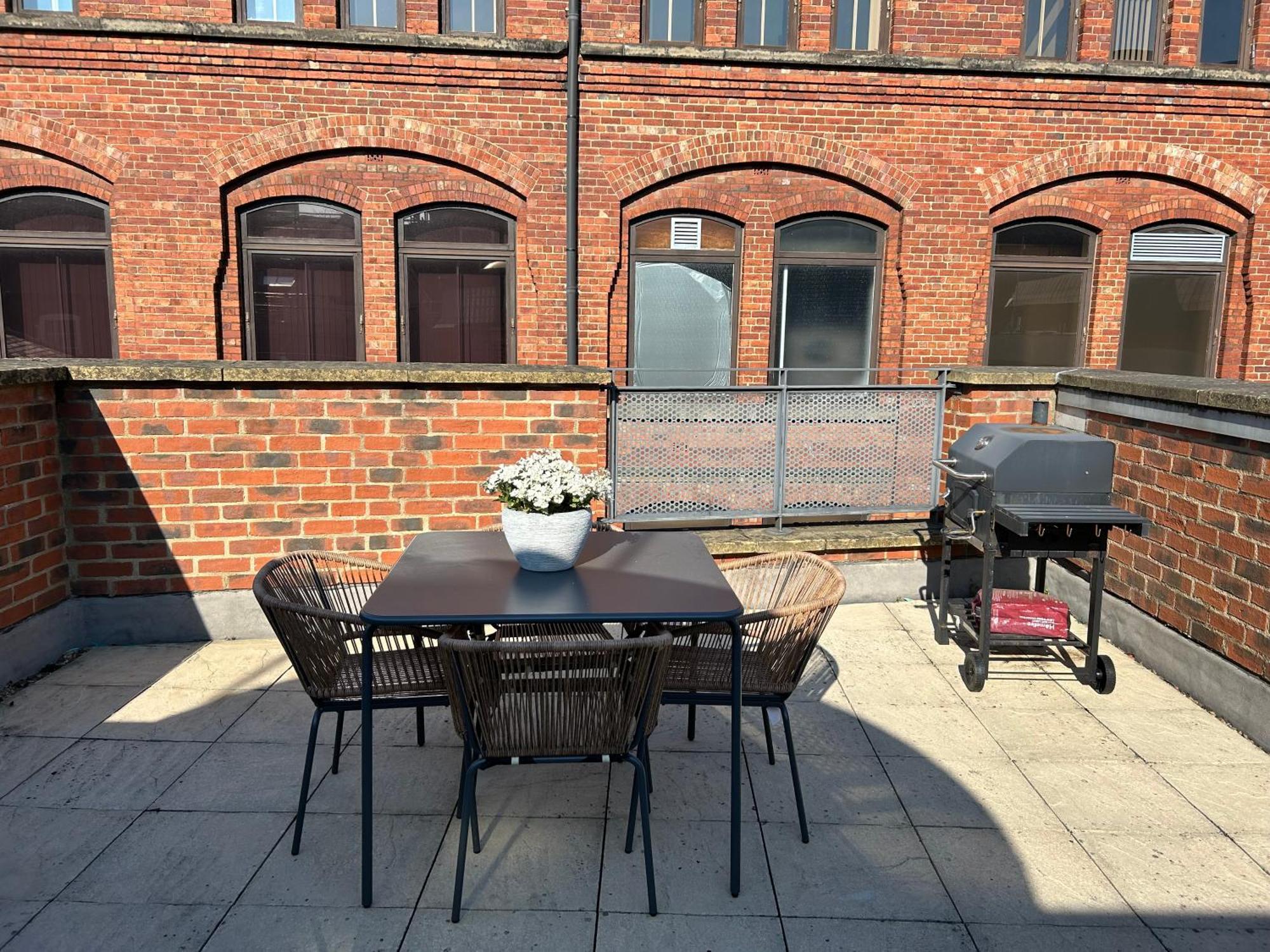Central Leeds Townhouse With Private Roof Garden Sleeps 4 Екстер'єр фото